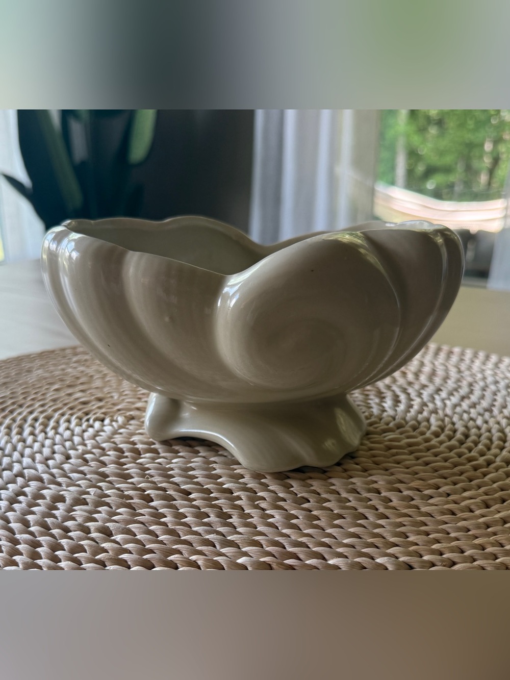 Vintage Cream Ceramic Shell-Form Bowl - Picture 2 of 5